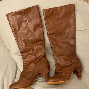 Brown boots, size 9 women’s